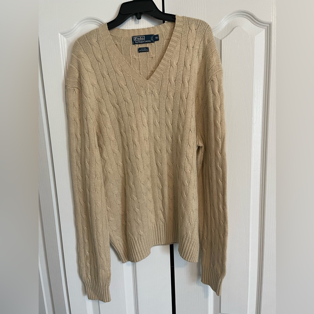 Cozy, comfortable, Ralph Lauren beige v-neck silk/cashmere sweater.